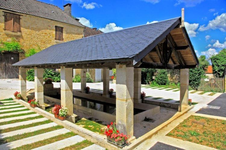 Petite Maison En Pierre Au Coeur Du Perigord Noir Salignac Eyvigues Eksteriør bilde
